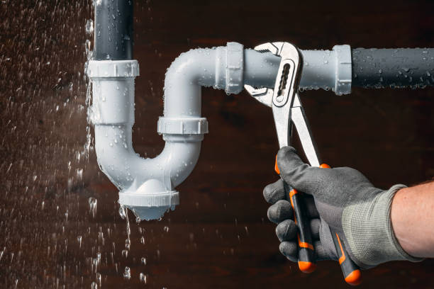 Professional Leak Detection technician working in South Hamilton, MA